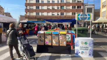 Almassora programa dos actividades de sensibilizaci�n ambiental en el mercado bajo el lema 'Recicla por el clima'