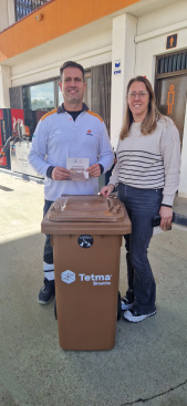 El Ayuntamiento de San Rafael refuerza su apuesta por el reciclaje con la distribuci�n de contenedores a bares y comercios