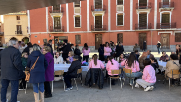 La plaza Mayor de Vila-real acoge la XII Xocolatada Solidaria Rosariera
