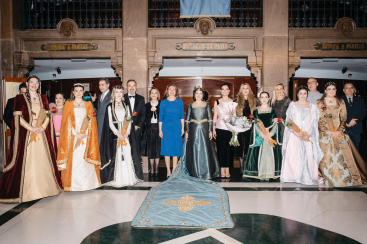 Bego�a Carrasco acompa�a a la Germandat dels Cavallers de la Conquesta en la proclamaci�n de Na Violant 2026 y sus Dones de Compa��a