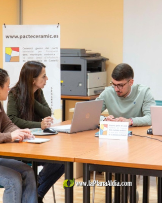 El Pacto Cer�mico atiende a cerca de 200 personas demandantes de empleo y consolida su portal como herramienta de intermediaci�n 