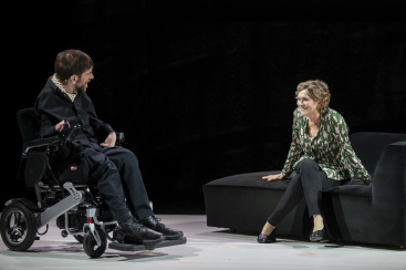 El Paranimf de la UJI estrena Sabes que las flores de pl�stico nunca han vivido, �verdad? para reflexionar sobre salud mental e inclusi�n