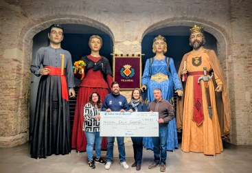 La Fundaci�n Caixa Rural Vila-real recauda 4.731,73 euros con su calendario solidario para la Colla Gegantera