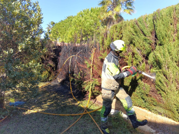 Castell�n activa la alerta roja por la borrasca Oriana; 92 intervenciones y desalojos