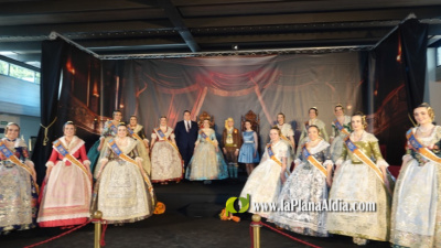 La Falla Pla�a Chicharro ha exaltado hoy a Paula Beltr�n Granell, como Reina Fallera Mayor, y a �scar Mor Gavald�, como Rei Mayor Infantil 2026