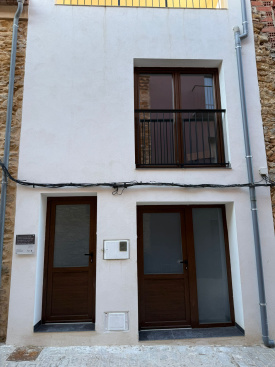 La Serratella mant� tancats dos habitatges socials rehabilitats que podrien posar-se en lloguer