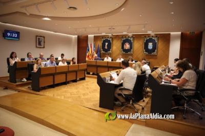 Alarc�n pasa de la izquierda a la derecha