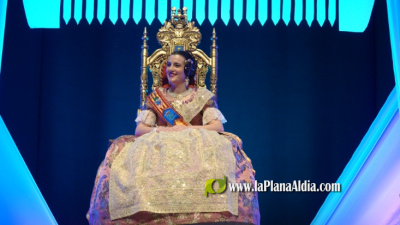 Burriana rinde honores a la Reina Fallera 2026 en su tradicional acto de pleites�a