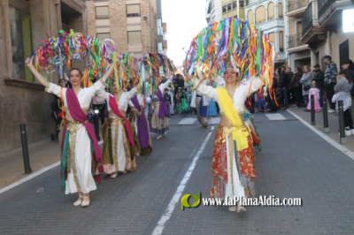 Cientos de familias con sus peques disfrutaron del Carnaval Infantil de Alcora