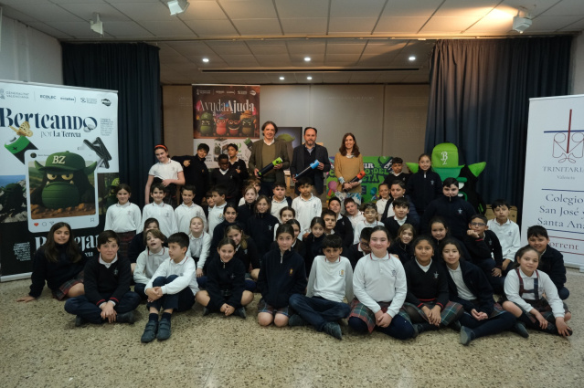 La Generalitat Valenciana y SCRAP visitan Torrent para impulsar la campa�a educativa 'Yo ayudo a Berto Zampapilas'
