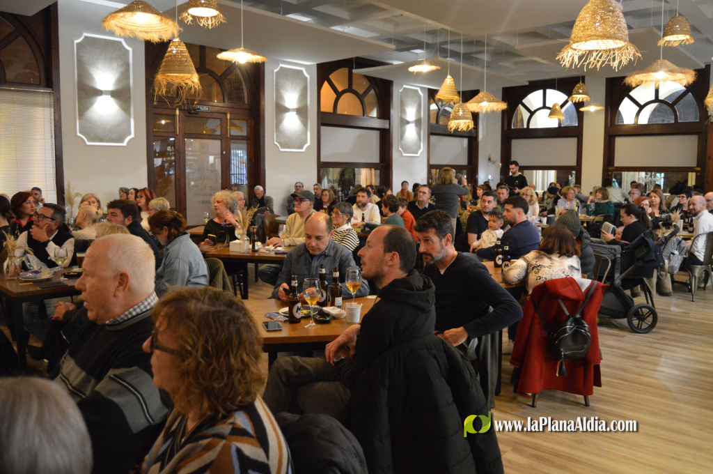 Vila-real Negra tanca amb Lecturas P�rpura i jazz al Casino