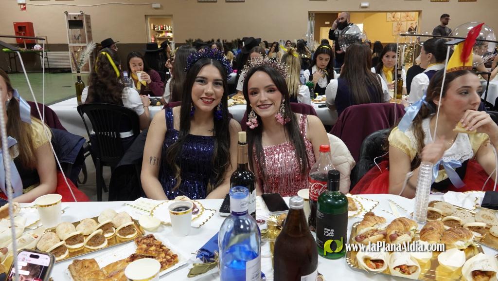 Les falleres majors de Borriana, de sopar pre-Cavalcada del Ninot