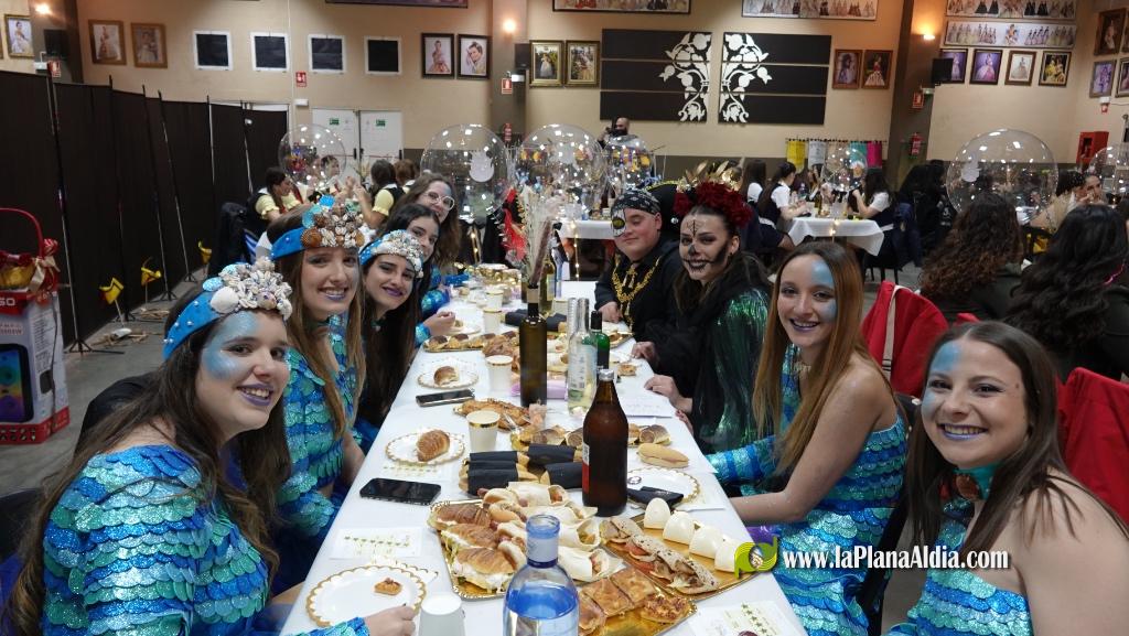 Les falleres majors de Borriana, de sopar pre-Cavalcada del Ninot