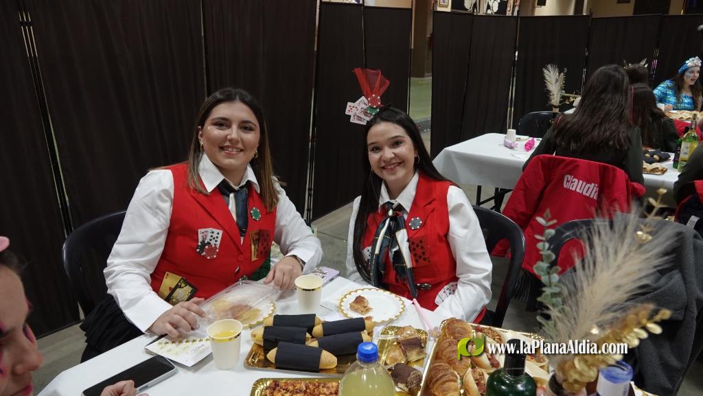 Les falleres majors de Borriana, de sopar pre-Cavalcada del Ninot