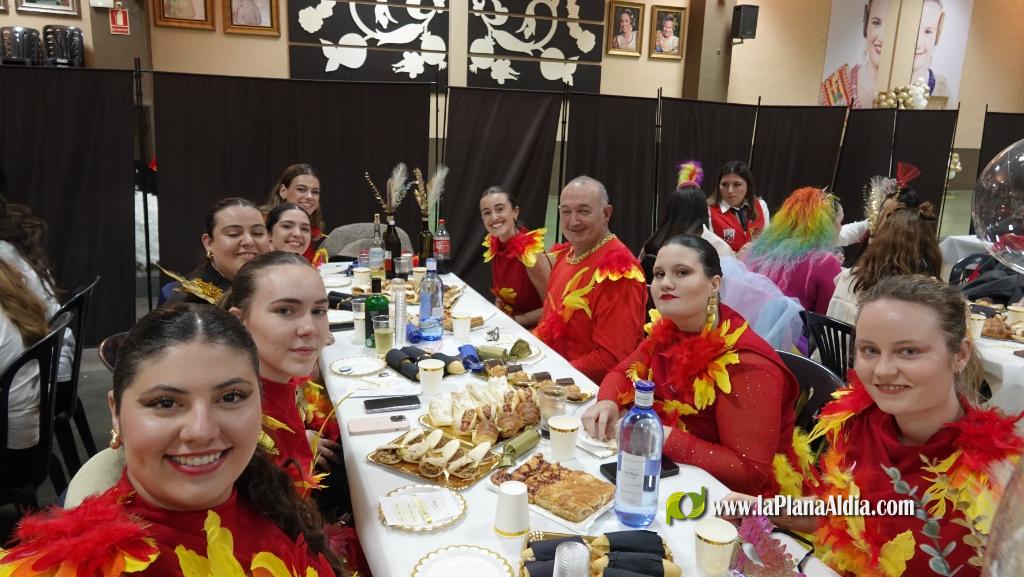 Les falleres majors de Borriana, de sopar pre-Cavalcada del Ninot