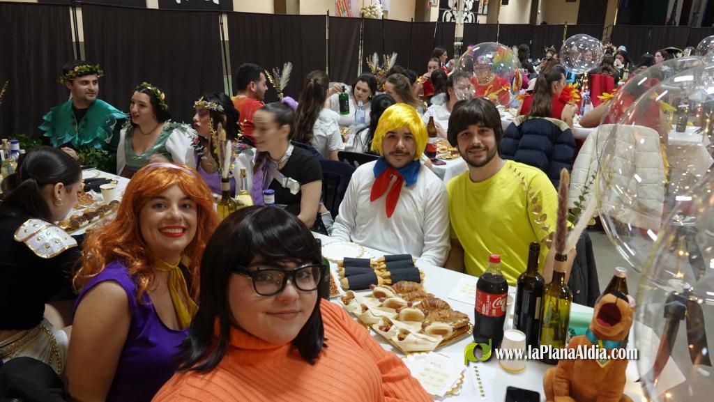 Les falleres majors de Borriana, de sopar pre-Cavalcada del Ninot