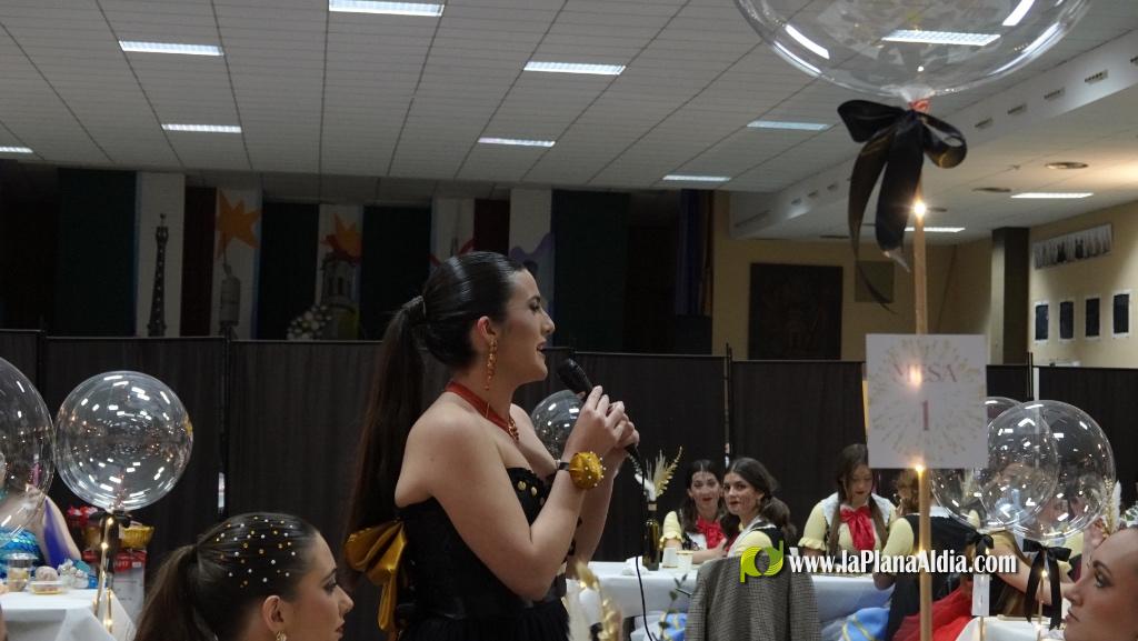 Les falleres majors de Borriana, de sopar pre-Cavalcada del Ninot