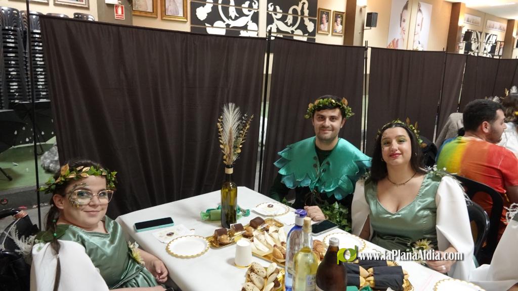 Les falleres majors de Borriana, de sopar pre-Cavalcada del Ninot