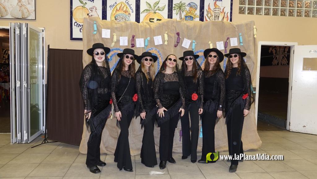 Les falleres majors de Borriana, de sopar pre-Cavalcada del Ninot