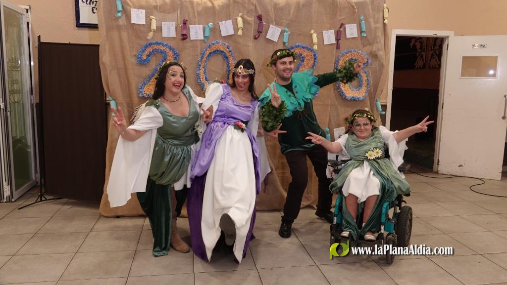 Les falleres majors de Borriana, de sopar pre-Cavalcada del Ninot