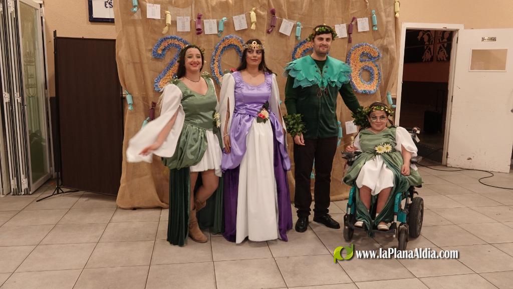 Les falleres majors de Borriana, de sopar pre-Cavalcada del Ninot