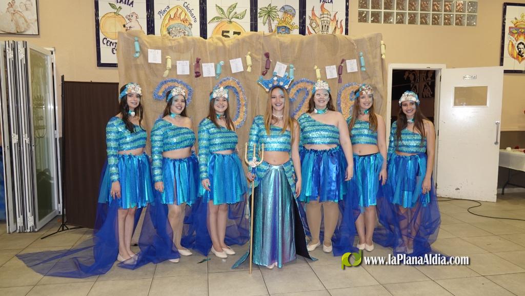 Les falleres majors de Borriana, de sopar pre-Cavalcada del Ninot