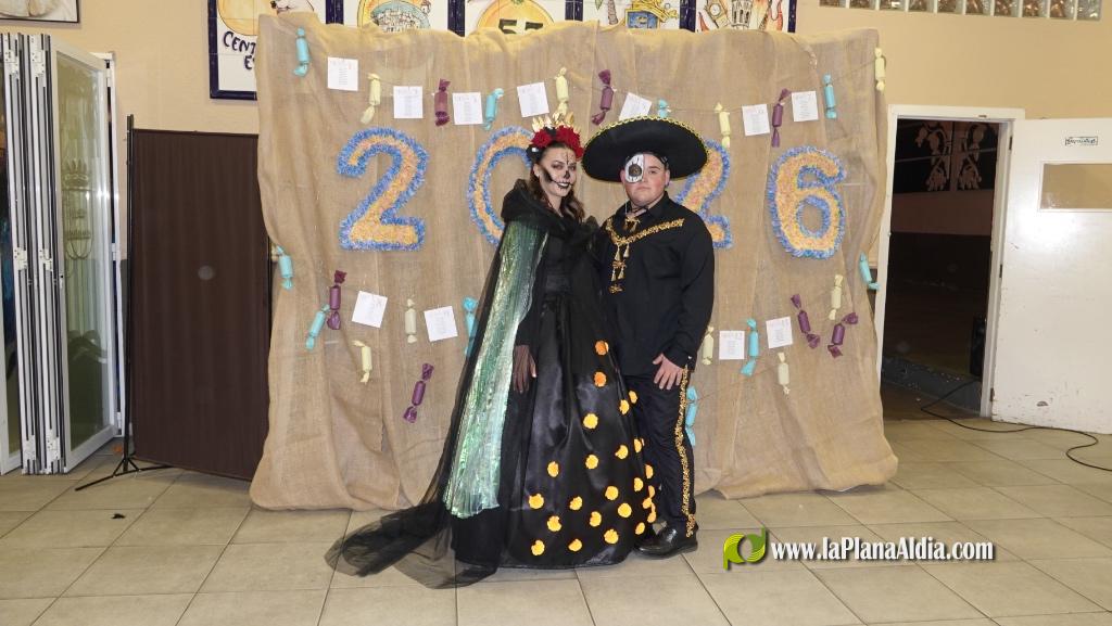 Les falleres majors de Borriana, de sopar pre-Cavalcada del Ninot