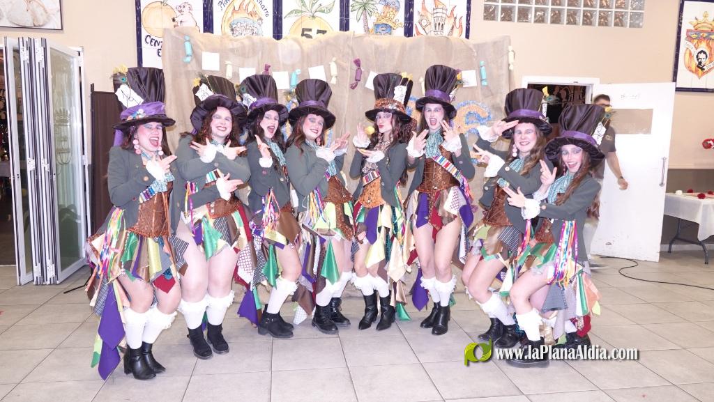 Les falleres majors de Borriana, de sopar pre-Cavalcada del Ninot