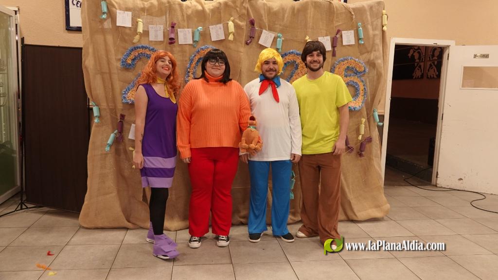 Les falleres majors de Borriana, de sopar pre-Cavalcada del Ninot