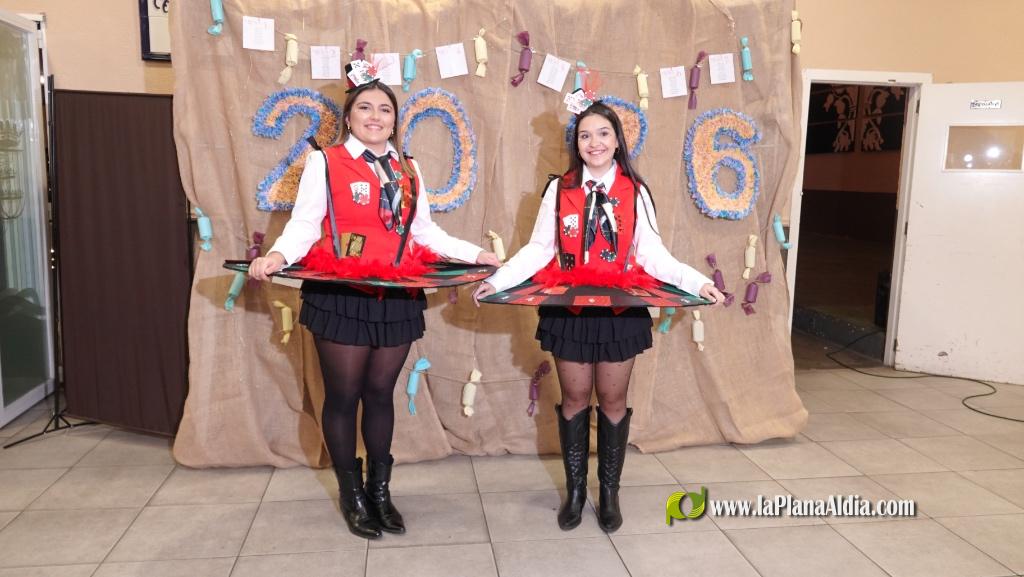 Les falleres majors de Borriana, de sopar pre-Cavalcada del Ninot