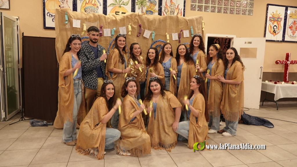 Les falleres majors de Borriana, de sopar pre-Cavalcada del Ninot