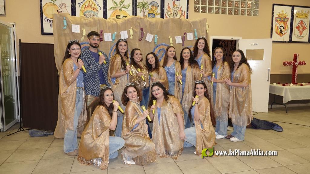 Les falleres majors de Borriana, de sopar pre-Cavalcada del Ninot