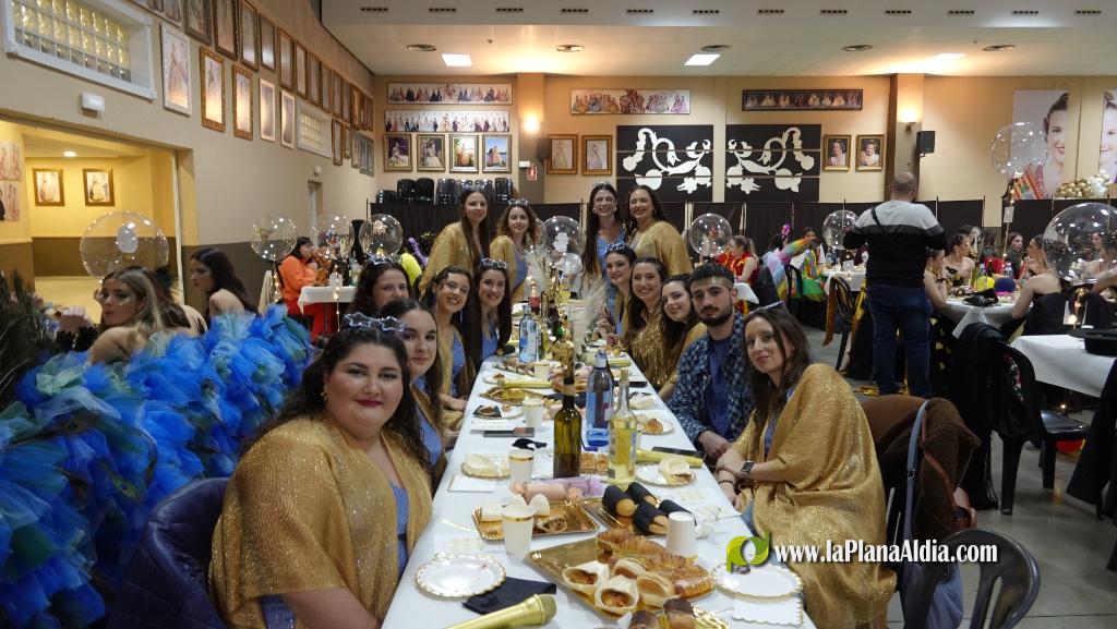 Les falleres majors de Borriana, de sopar pre-Cavalcada del Ninot