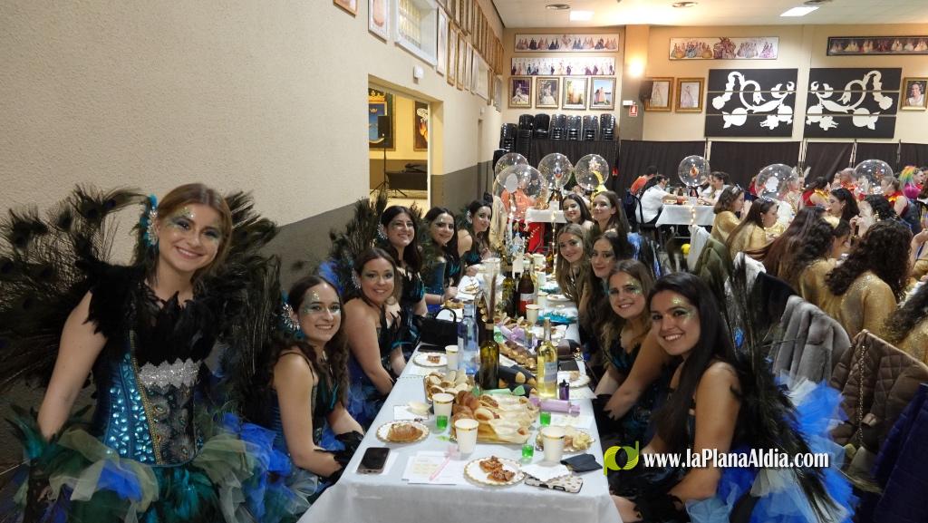 Les falleres majors de Borriana, de sopar pre-Cavalcada del Ninot