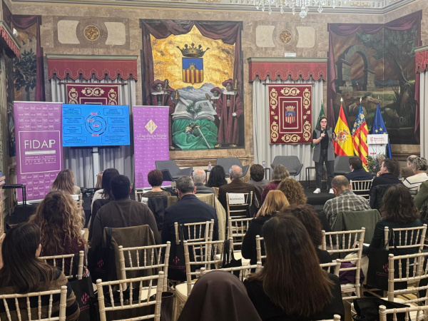 La pobresa i la soledat no desitjada, grans reptes socials segons el COPCV a Castell�