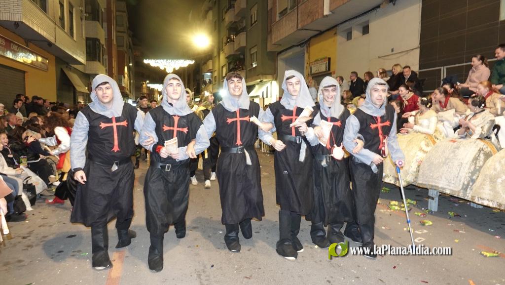 Burriana celebra la Cavalcada del Ninot amb s?tira i humor