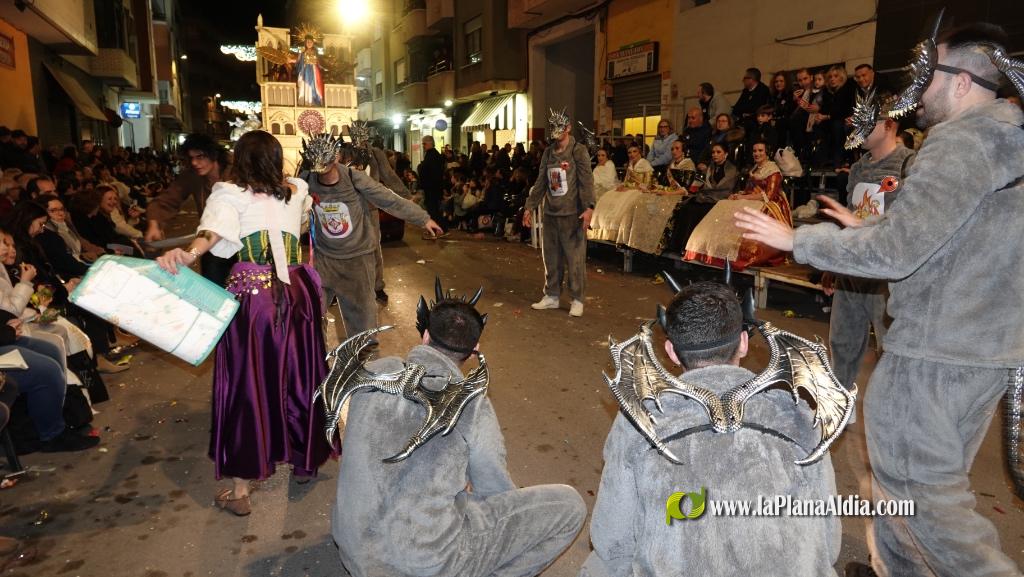 Burriana celebra la Cavalcada del Ninot amb s?tira i humor