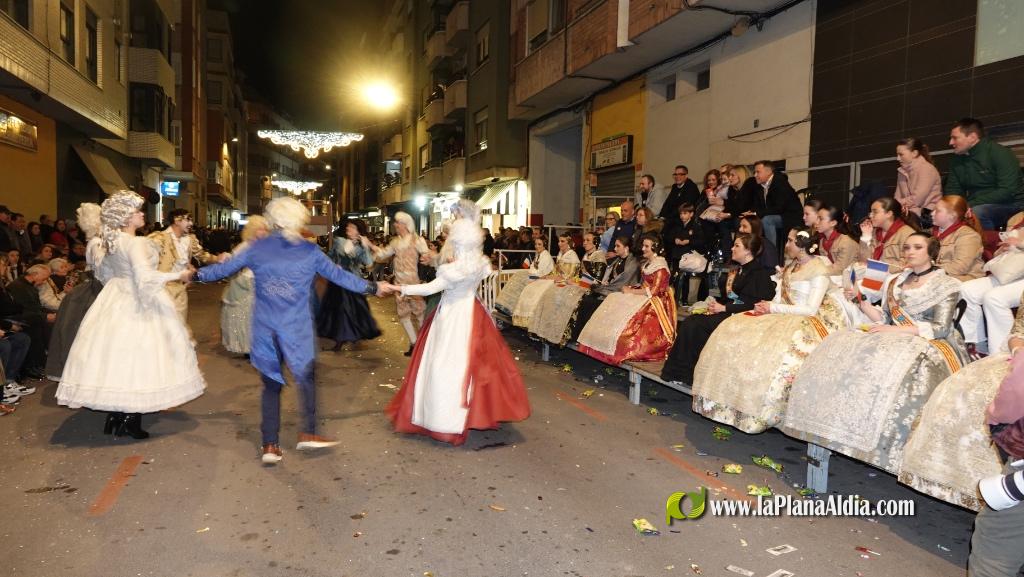 Burriana celebra la Cavalcada del Ninot amb s?tira i humor