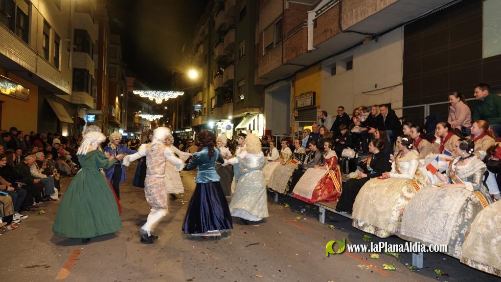 Burriana celebra la Cavalcada del Ninot amb s?tira i humor