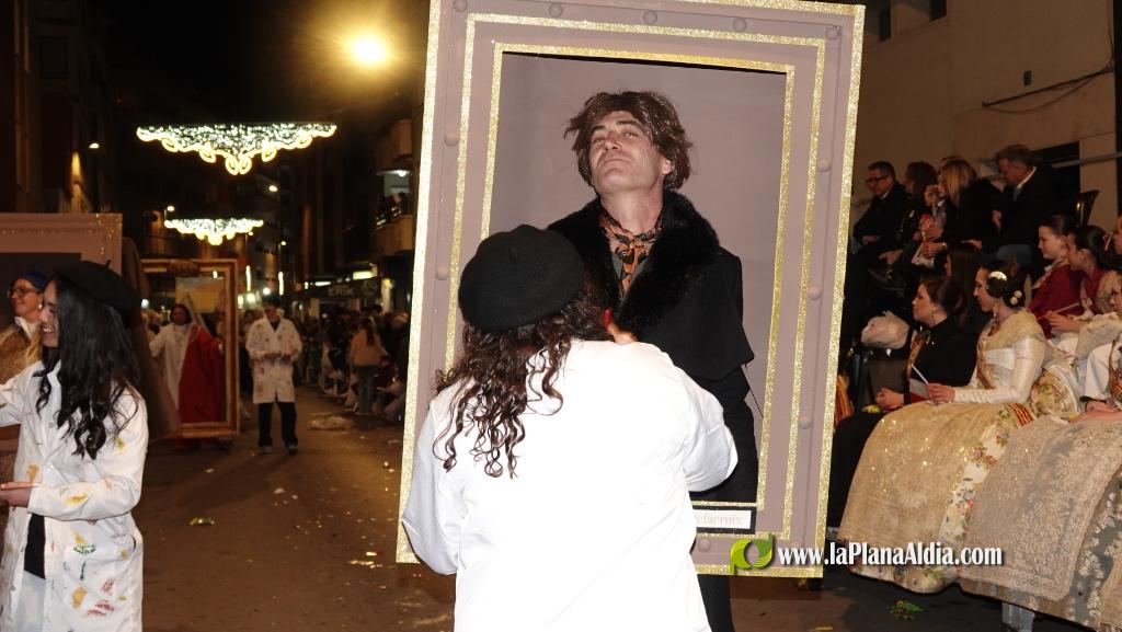 Burriana celebra la Cavalcada del Ninot amb s?tira i humor