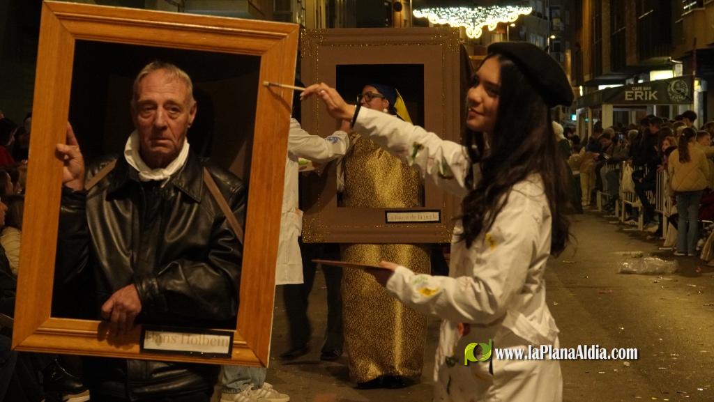 Burriana celebra la Cavalcada del Ninot amb s?tira i humor