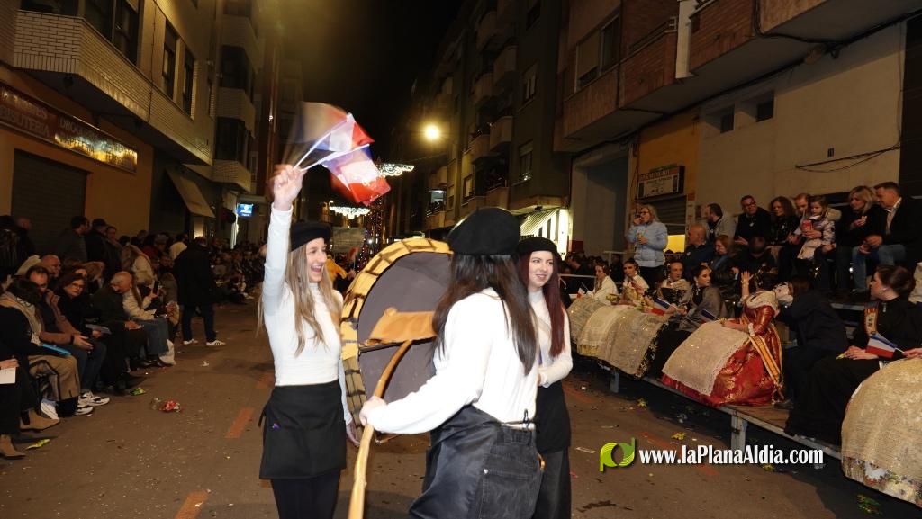 Burriana celebra la Cavalcada del Ninot amb s?tira i humor