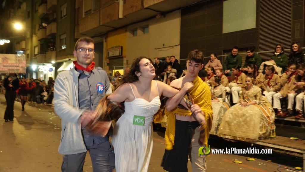 Burriana celebra la Cavalcada del Ninot amb s?tira i humor