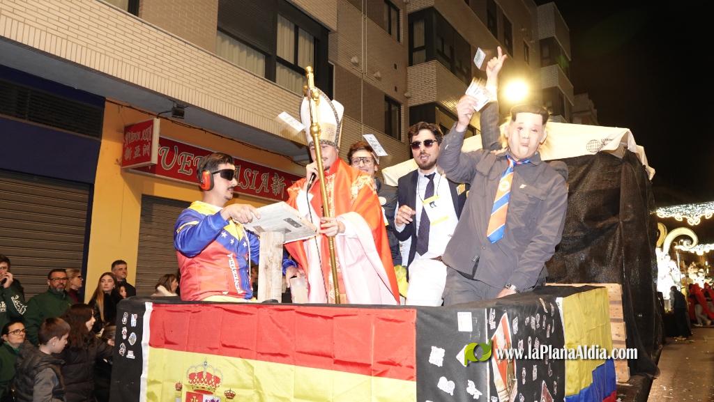 Burriana celebra la Cavalcada del Ninot amb s?tira i humor