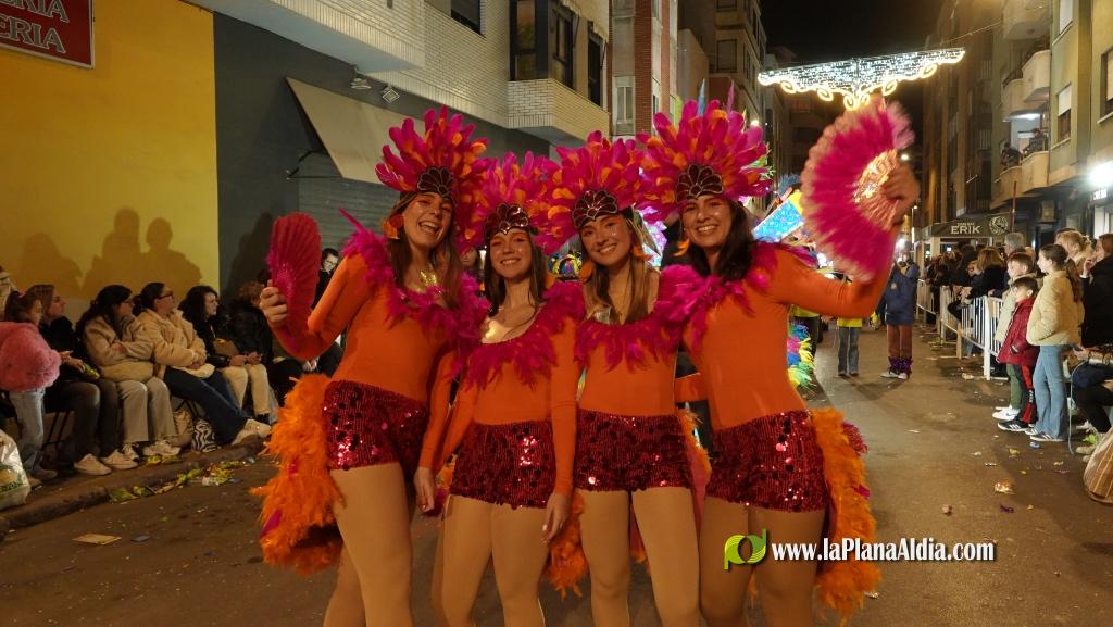 Burriana celebra la Cavalcada del Ninot amb s?tira i humor