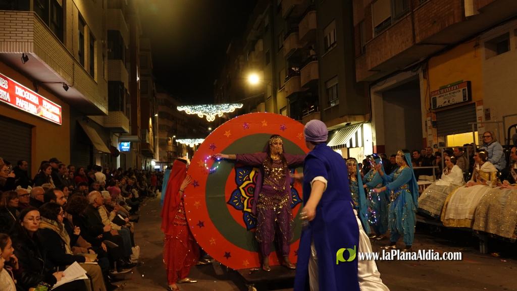 Burriana celebra la Cavalcada del Ninot amb s?tira i humor