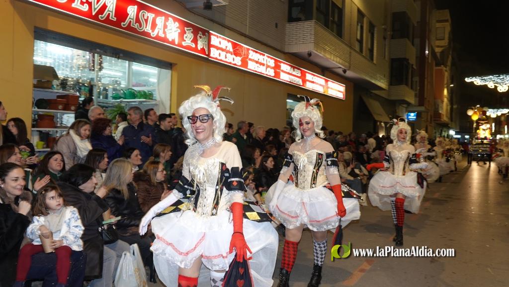 Burriana celebra la Cavalcada del Ninot amb s?tira i humor