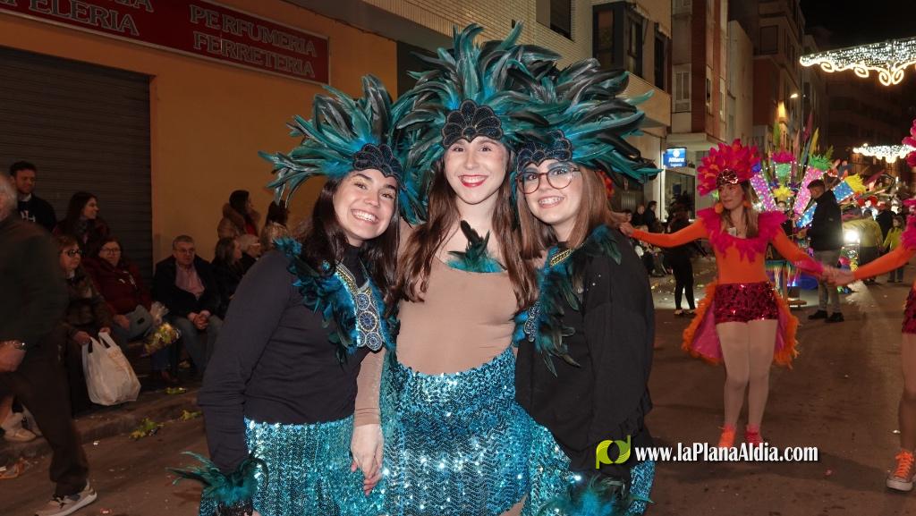 Burriana celebra la Cavalcada del Ninot amb s?tira i humor