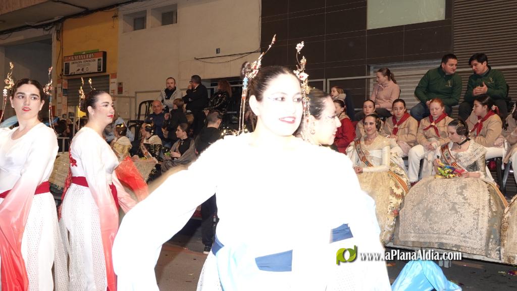 Burriana celebra la Cavalcada del Ninot amb s?tira i humor