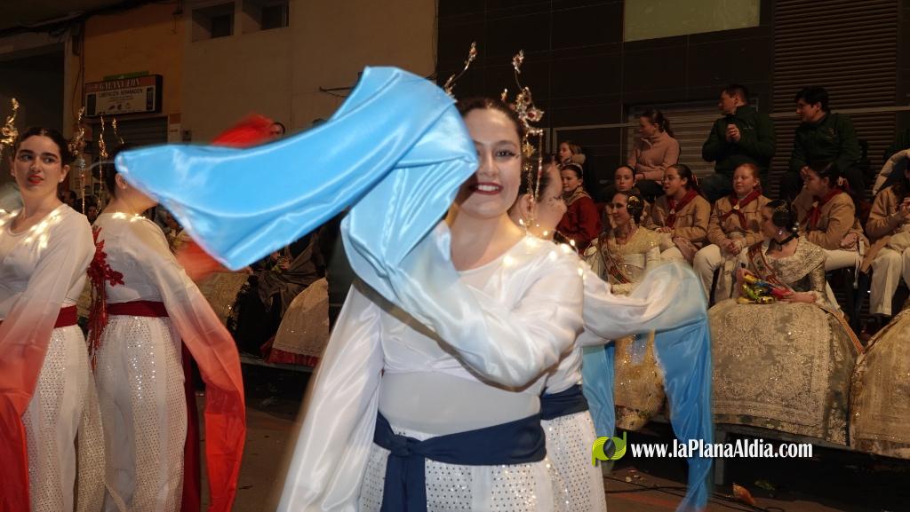 Burriana celebra la Cavalcada del Ninot amb s?tira i humor